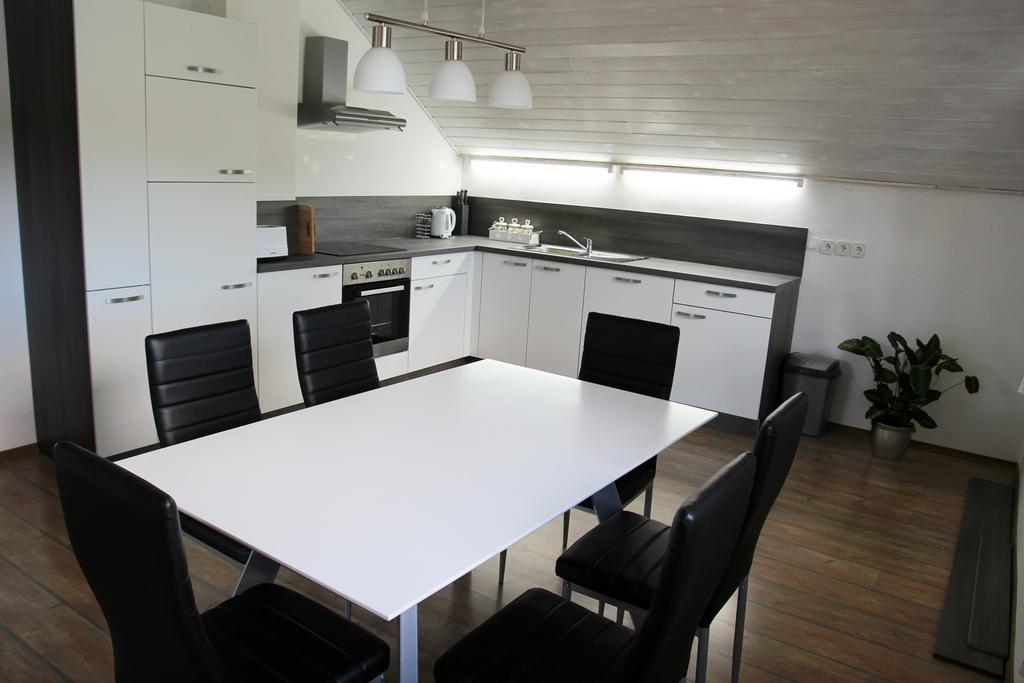Lake House Apartment Medvode Extérieur photo