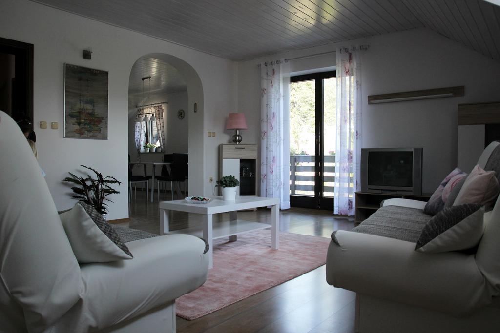 Lake House Apartment Medvode Extérieur photo