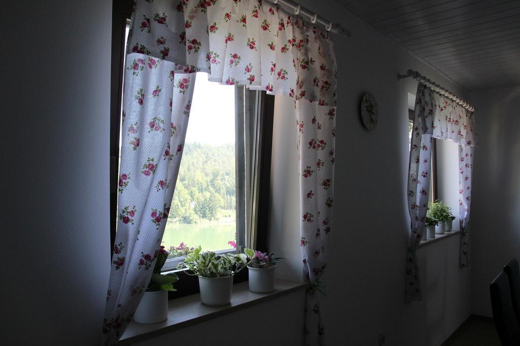 Lake House Apartment Medvode Extérieur photo